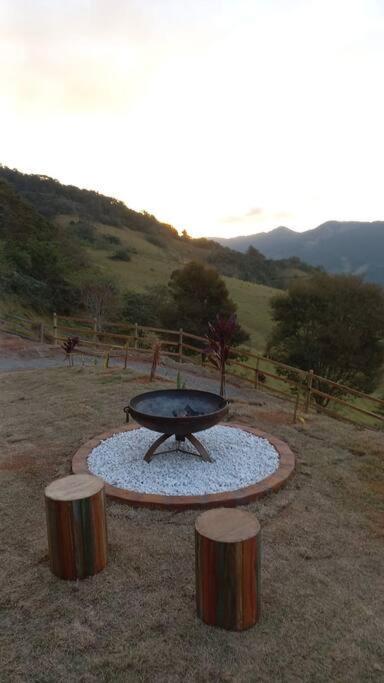 Chale Flor Da Mantiqueira Villa กอนซัลวิซ ภายนอก รูปภาพ